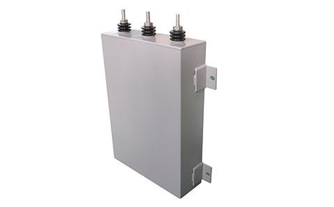 電容器的容量大小與什么有關(guān)？為什么？